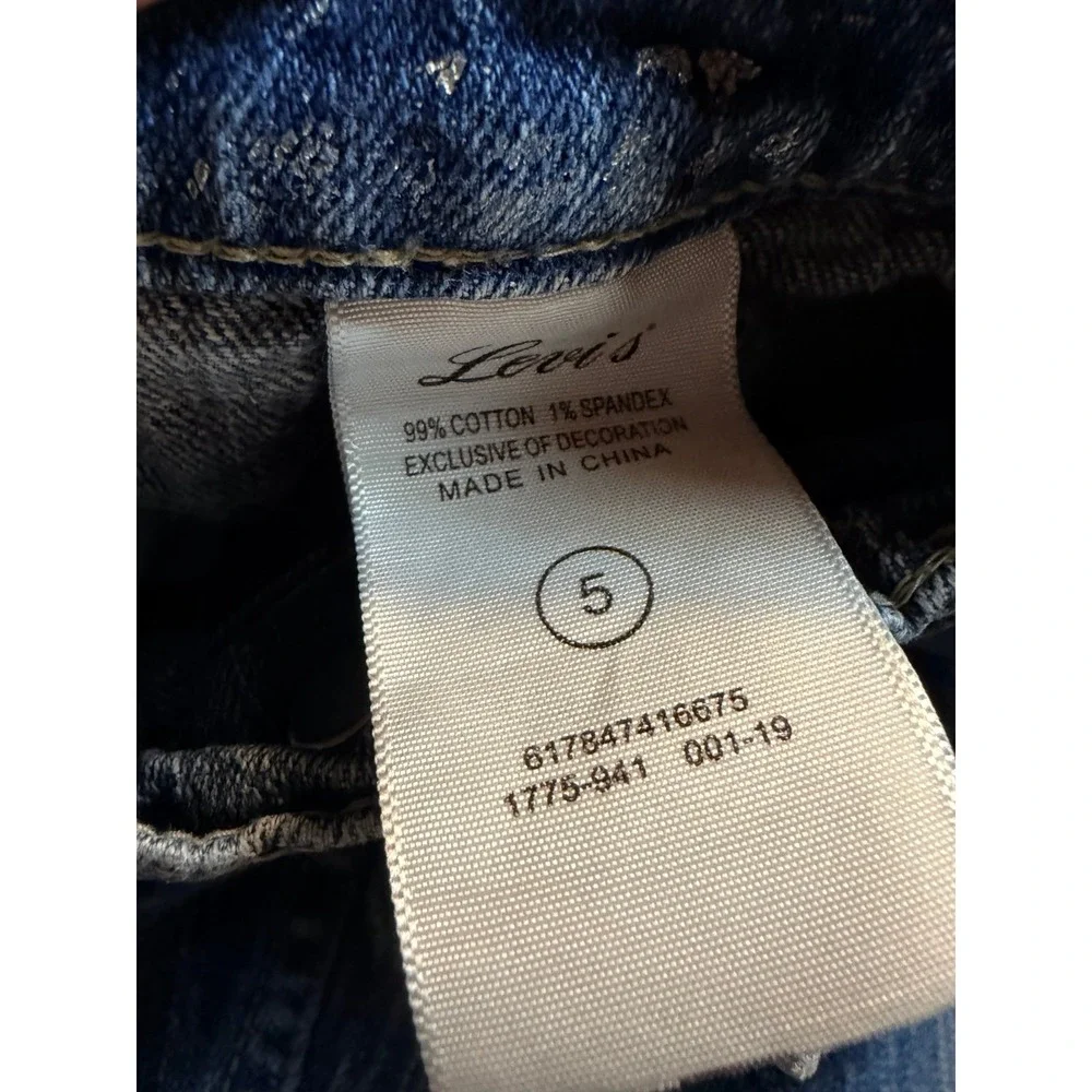 Vintage Y2K Levi's Girls Denim Shorts Pink Stitching Size 5. Long 6 in inseam